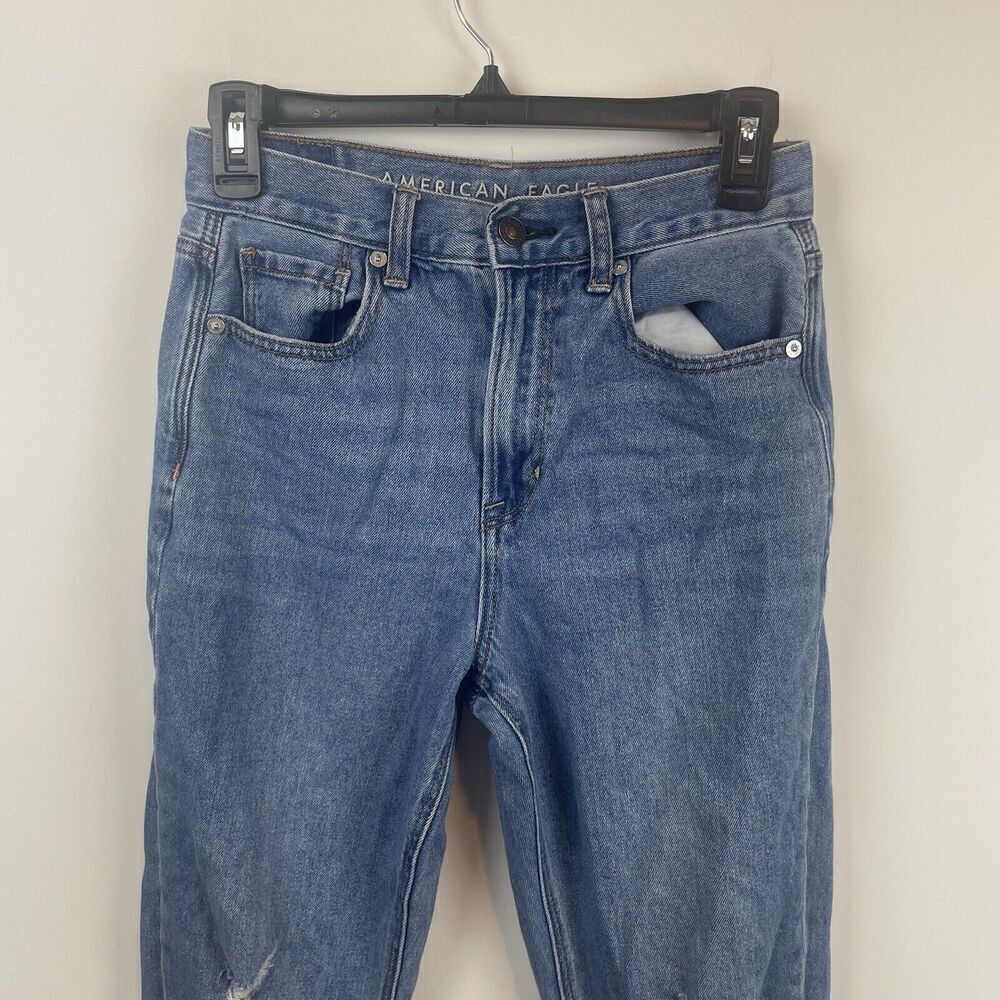 American Eagle Distressed Lightweight Mom Jean Size 2 Reg - Picture 5 of 10